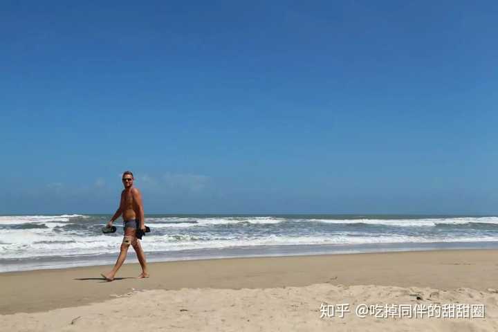 不知道这样反方向走下去两个人会不会相遇呢