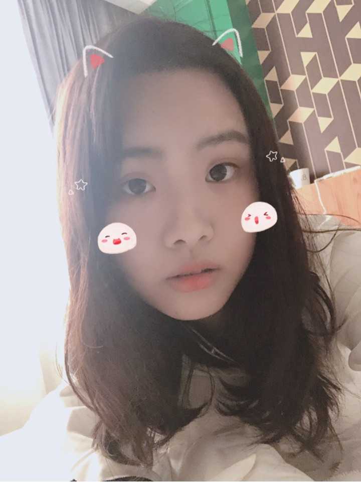 女生由丑变美后是什么样的感觉?