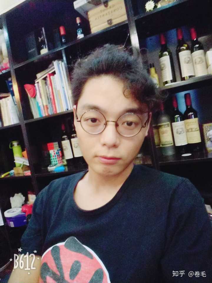 真人看起来丑  因为黑