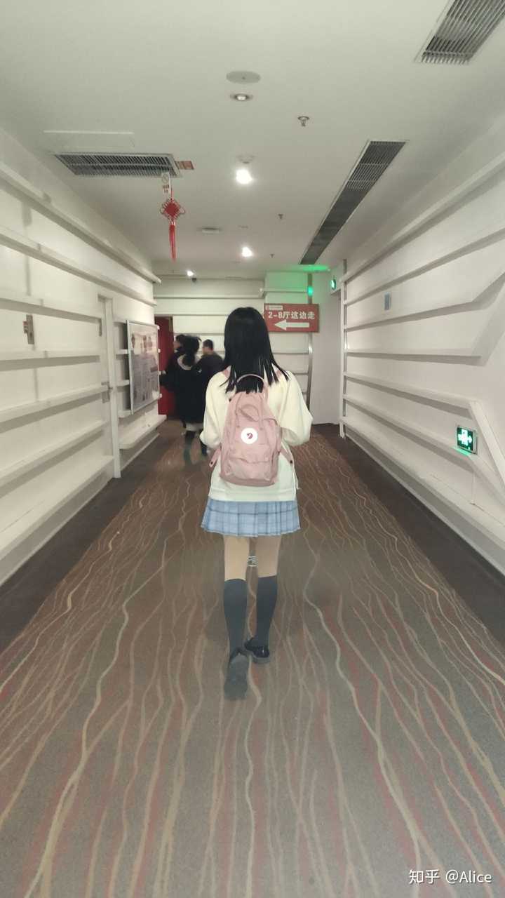 穿jk制服如何克服羞耻感?