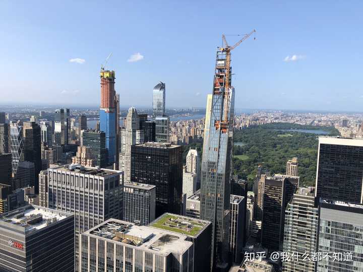 纽约曼哈顿midtown(北向,摄于2018年8月,后方绿地即为中央公园