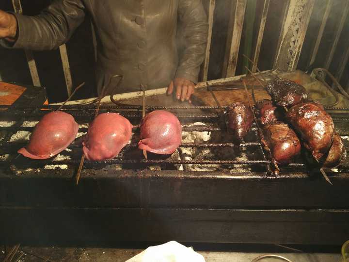 这两张是肚包肉,吃起来的味道,我觉得像极了烤包子(手动捂脸) 酸奶