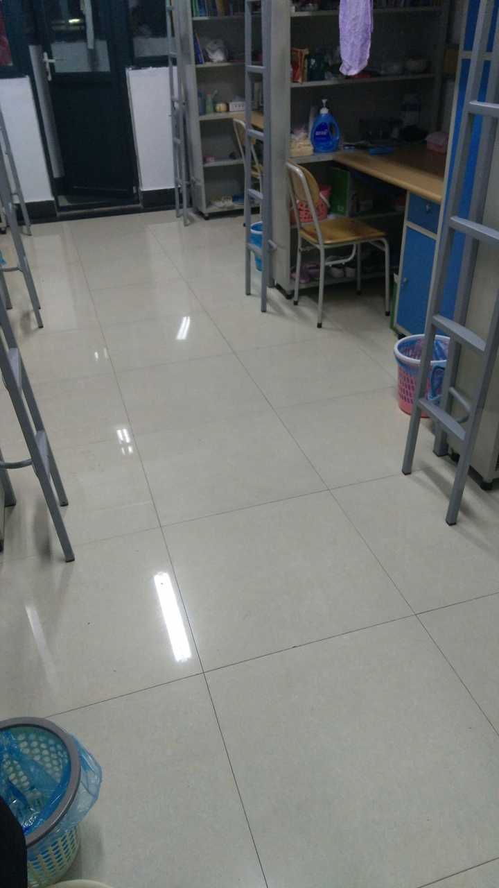 青岛理工大学的宿舍是啥样的,求各位学哥学姐发发照片