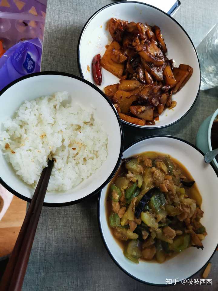 会做家务(包括做菜,做饭,杀鱼等)的女生是不是很掉价?