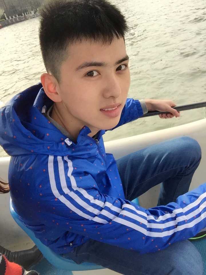 不好看的男生是如何变帅的?