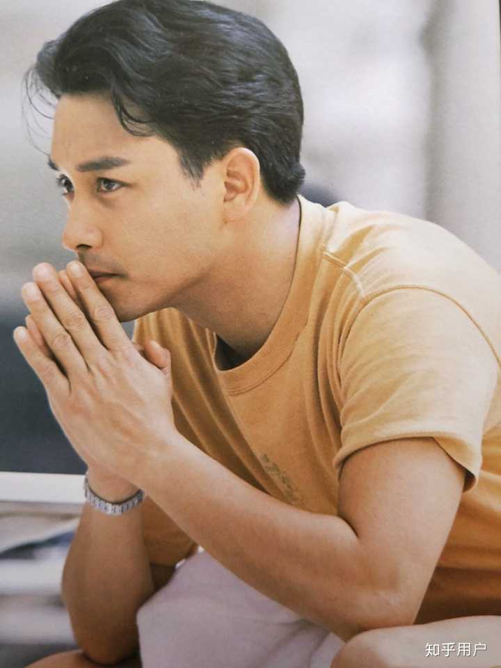 为什么大家都认为张国荣长得很帅,风华绝代,不是很普通吗?