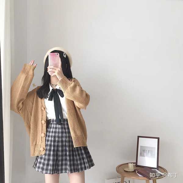 一个穿衣小白很穷18岁女生怎么入门穿衣服?