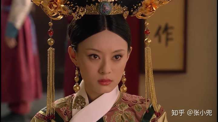 在这之前,砖妃带着胧月来给皇上请安,诉说对额娘的思念之情打动了皇上