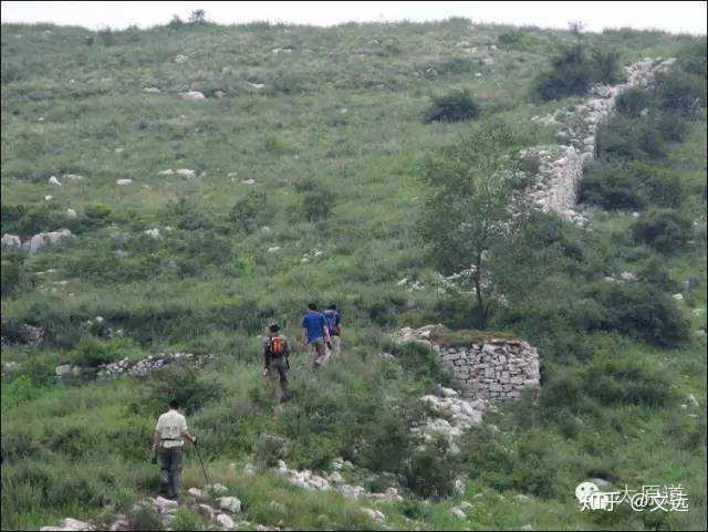 想去看看陕西河北山西等荒郊野岭上的未被商业开发的长城遗迹有驴友