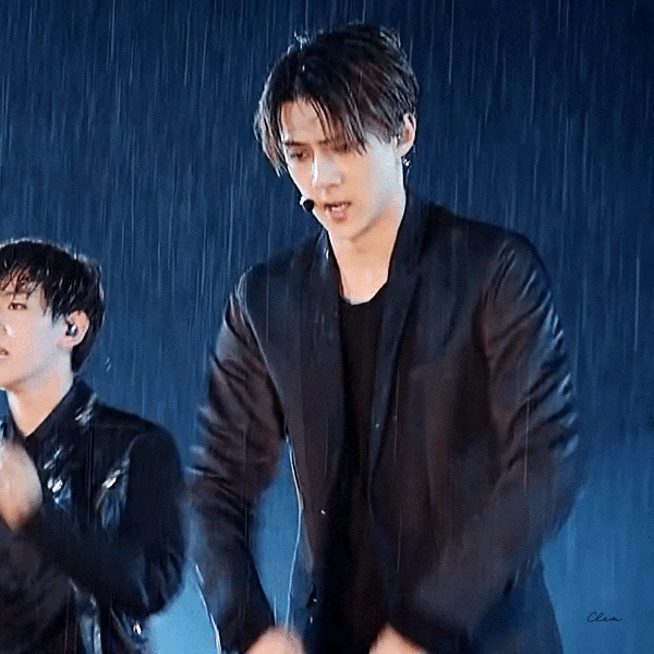 有没有吴世勋的神级动图?