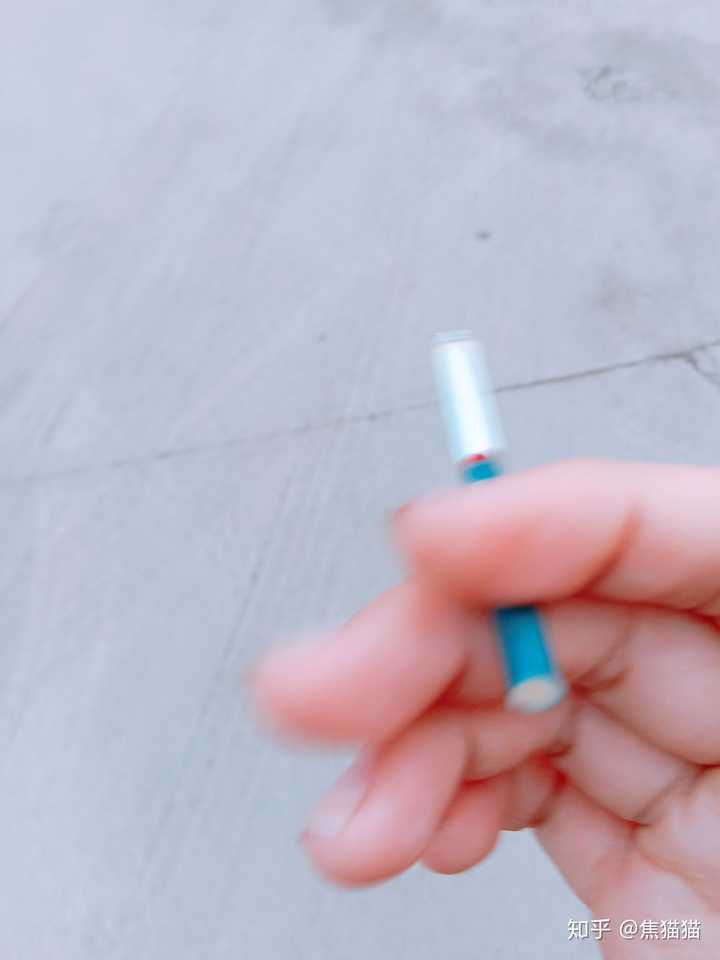 抽烟的女生是什么样的女生?