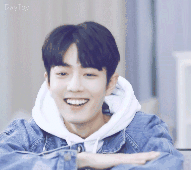 看了这么久竟然没有我家哥哥,必须安利一下!肖战!我爱!