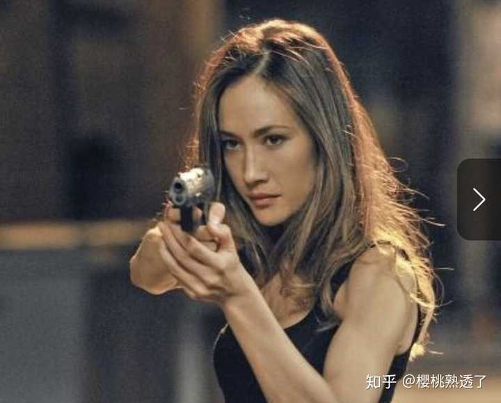 童年时期的女神简直,混血女特工形象,酷炫性感下手够毒辣,擅长床上