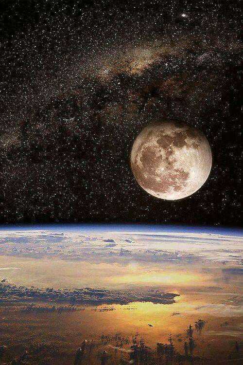 大宇宙的图片让我感觉呼吸困难,尤其是黑暗中漂浮的星球,简直吓哭