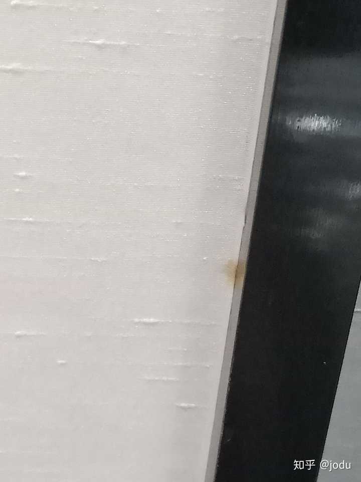 墙布接缝处泛黄是什么原因?