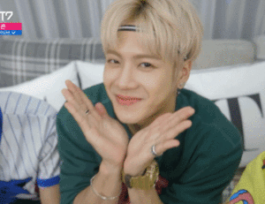 有没有关于王嘉尔搞笑有趣的表情包或头像啊哈哈哈?