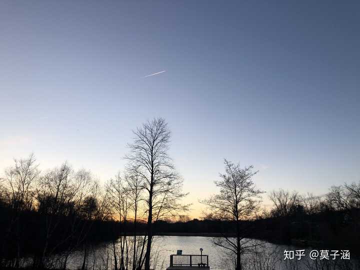 你哪一刻觉得自己很孤独?