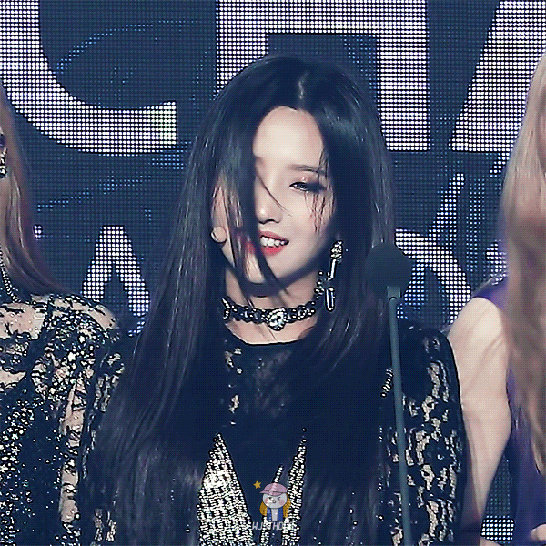 韩国女爱豆里都有哪些单眼皮的plmm