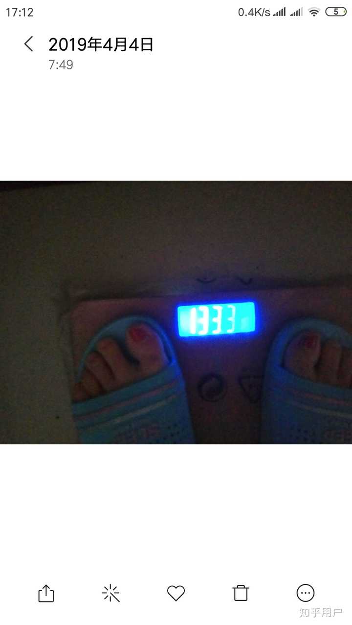 首先本人裸身高170,目标体重110,加油,哈哈哈↖(^ω^)↗ 我称体重