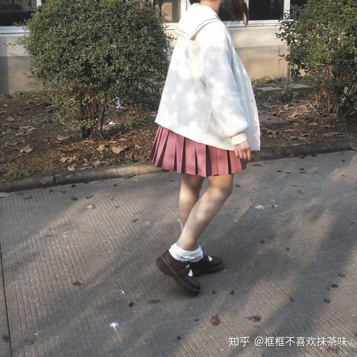 光腿神器可以搭配 jk 制服吗?