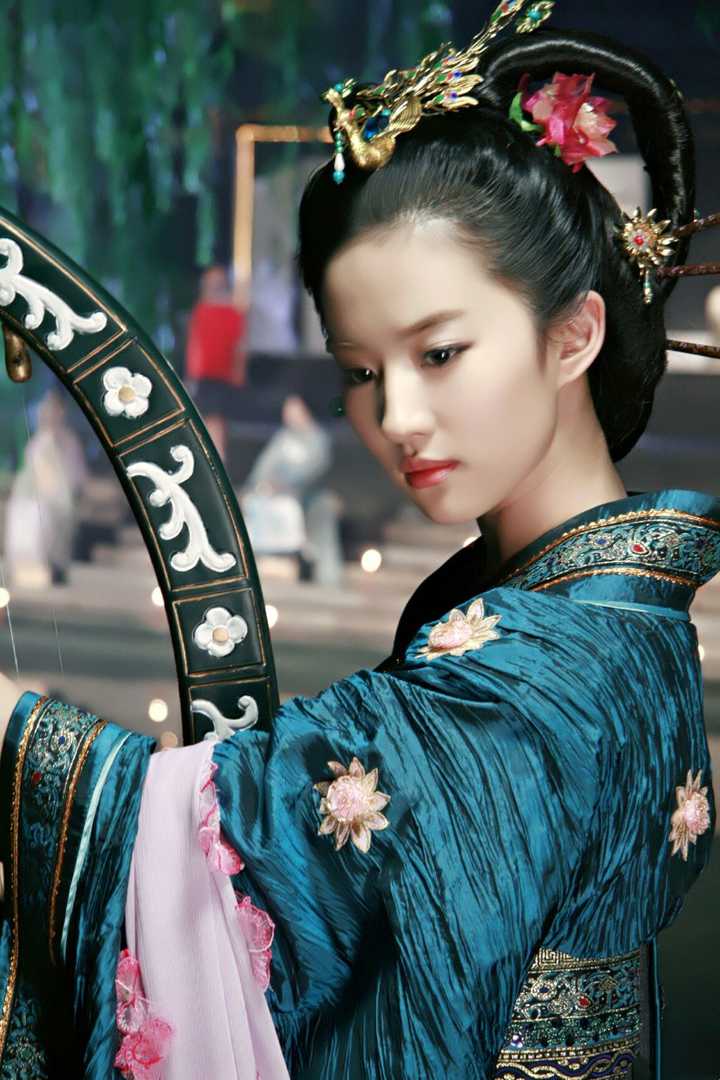 如果只能选择刘亦菲的一张照片出圈,你会选择哪一张?