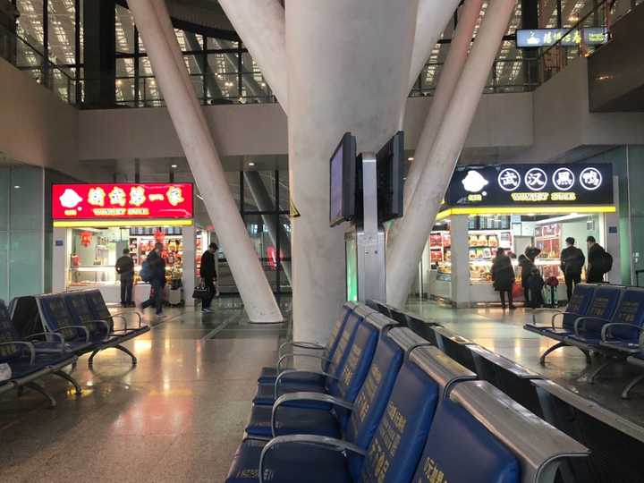 武汉站,买小胡鸭,需要出站吗?