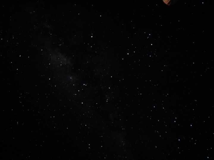 如何用手机拍摄出夜空中的星星?