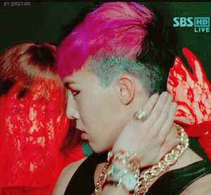 权志龙和吴亦凡,谁的时尚地位高?