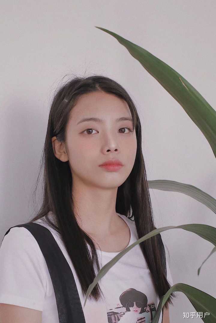 我我觉得我朋友挺好看的.
