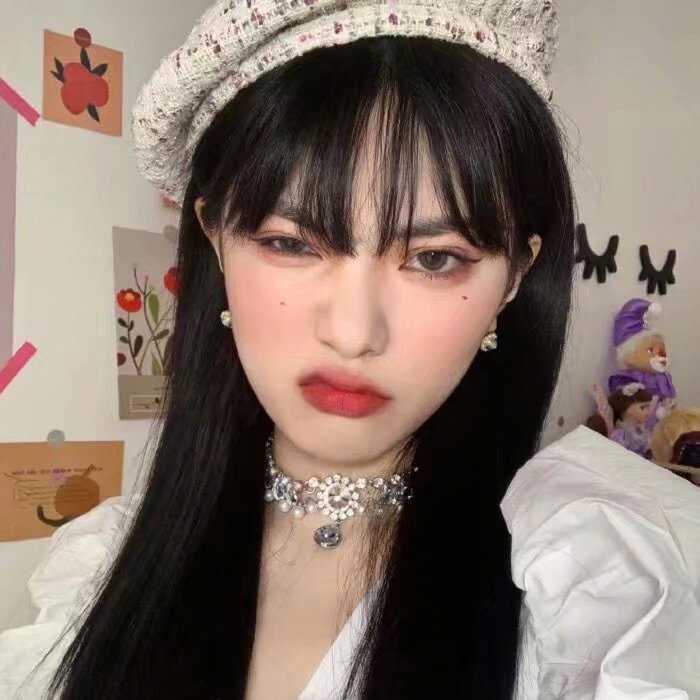 有没有女生自拍的头像(越多越好)?