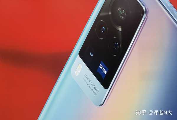 vivo x60系列海报的上线速度是真的快,国产手机终于有蔡司小蓝标了