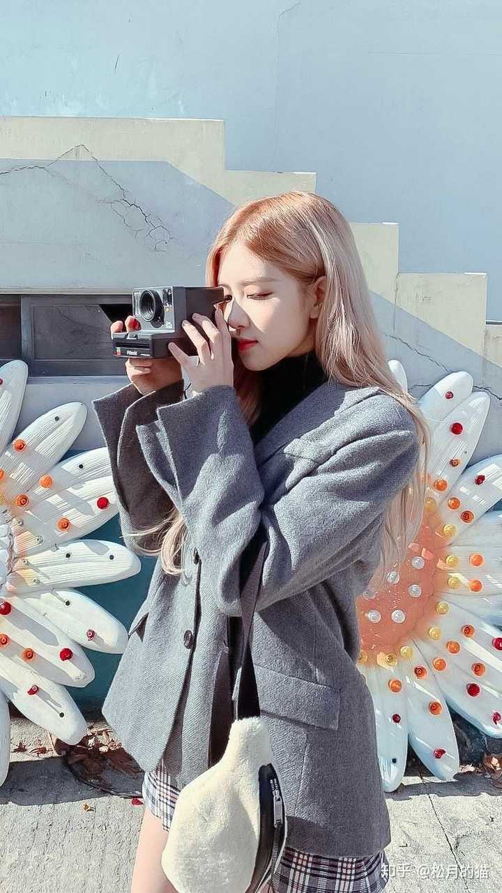 有没有blackpink罗婕ins的图啊,真的很吃她的颜啊?