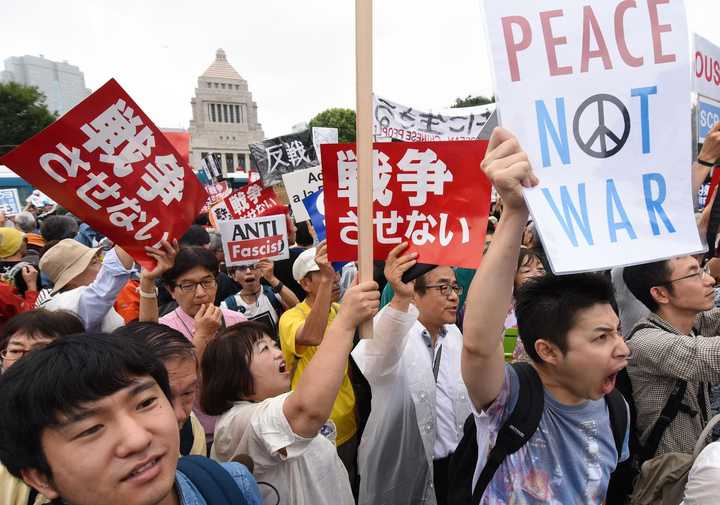 日本民众反对修改和平宪法.