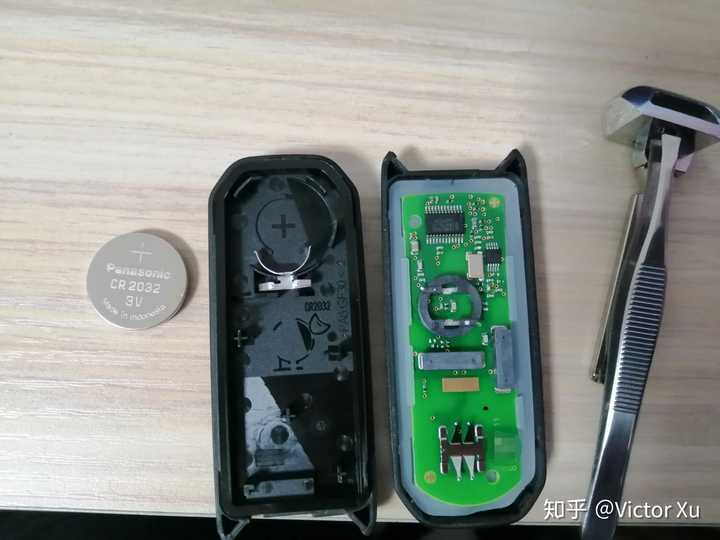 宝骏510遥控钥匙没电了,怎么自己换电池?