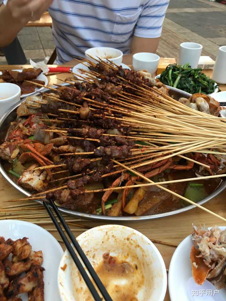 就先说这些吧,有机会又慢慢更, 爱我大云南~ 想和朋吃辣螃蟹还有烧烤