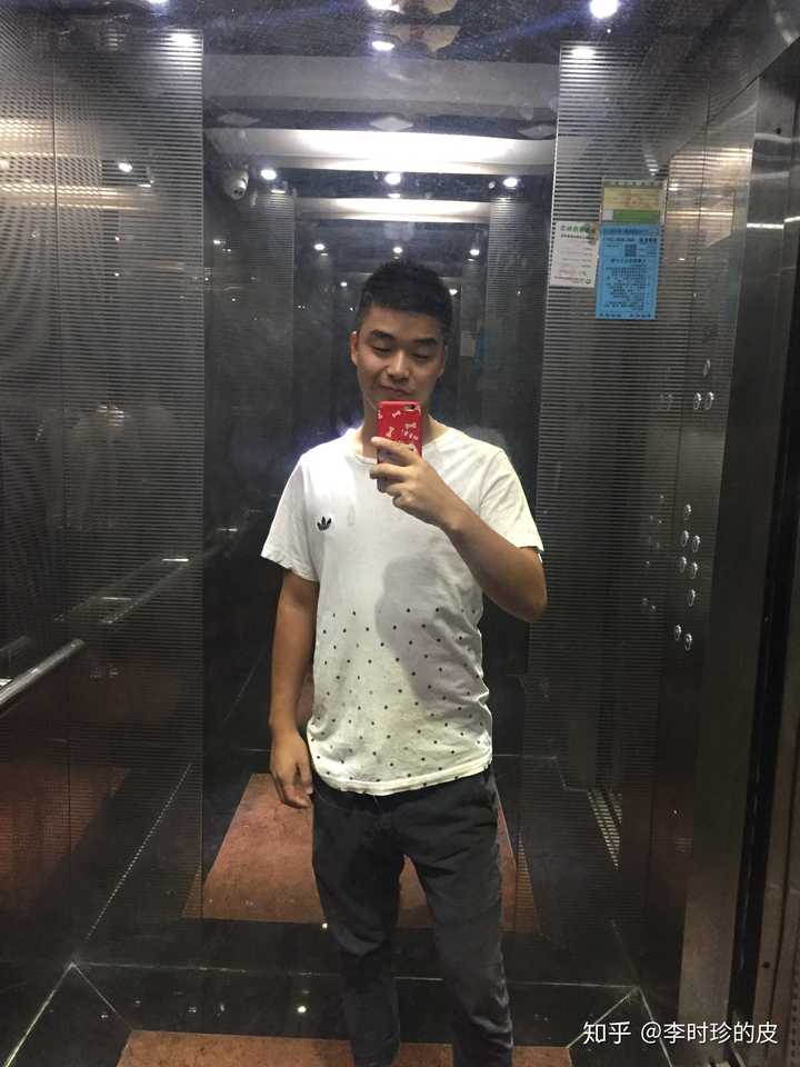 不正经自拍是这样的.