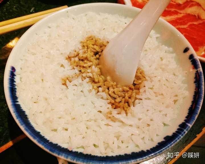 真的超级香,完全不知道猪油拌饭会这么好吃,热气腾腾的一大碗混合着
