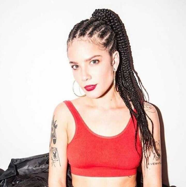 如何评价美国女歌手 halsey?