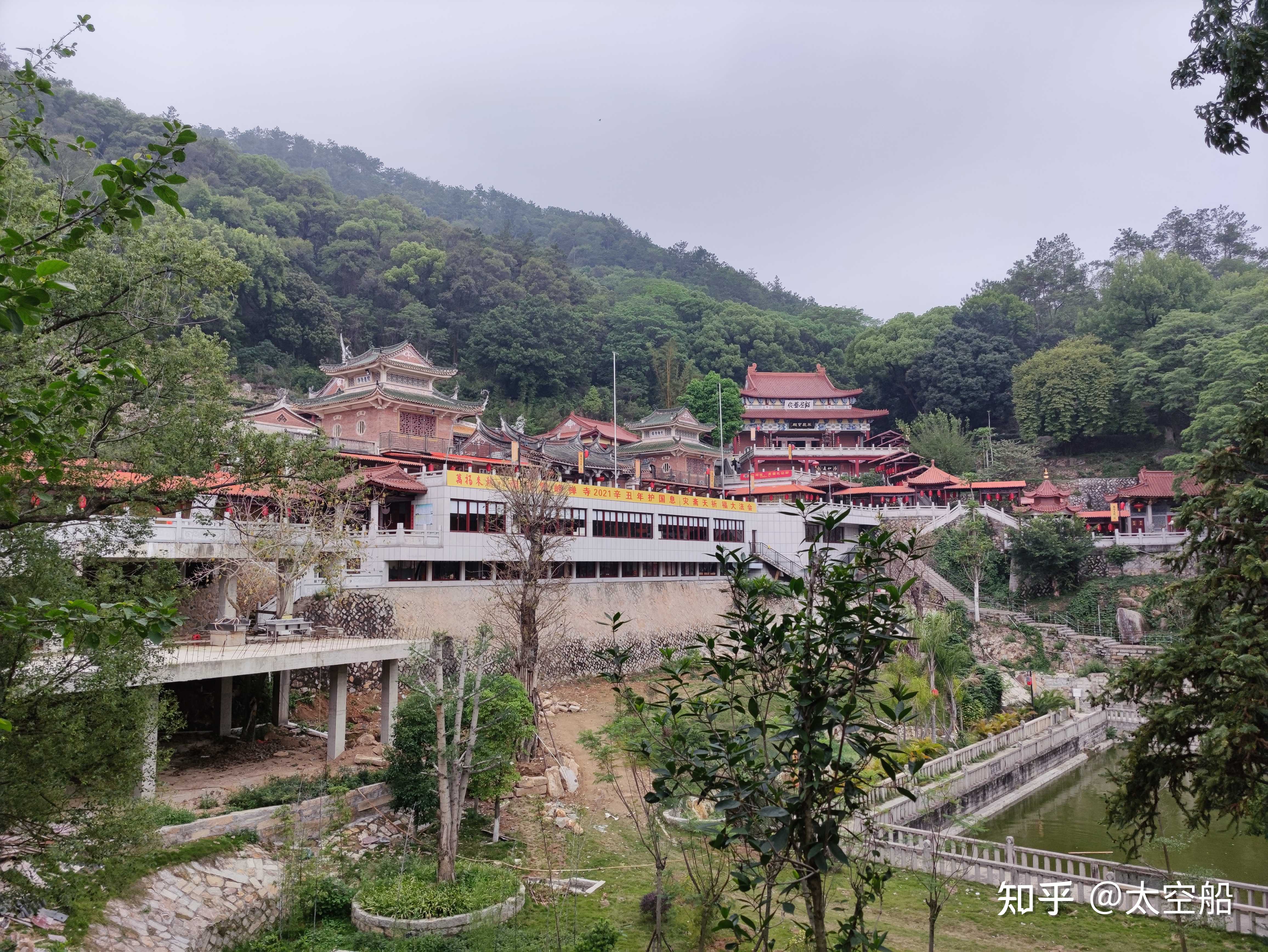 太空船 的想法: 今天又一次到千年古刹南安雪峰寺走走