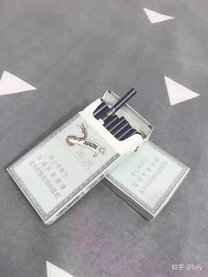 想知道男生都抽什么烟啊?