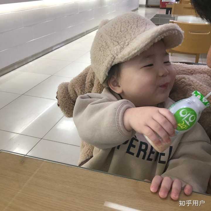 表情包里的这个小男孩是谁啊?