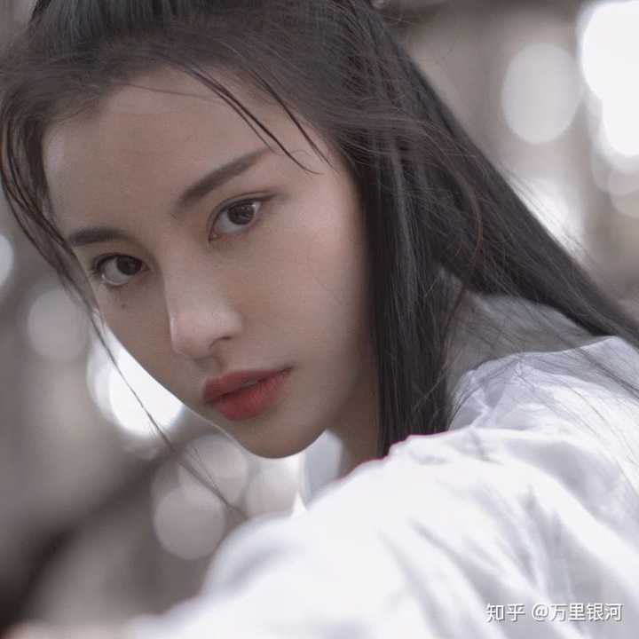 有古风的侠女头像或壁纸吗?