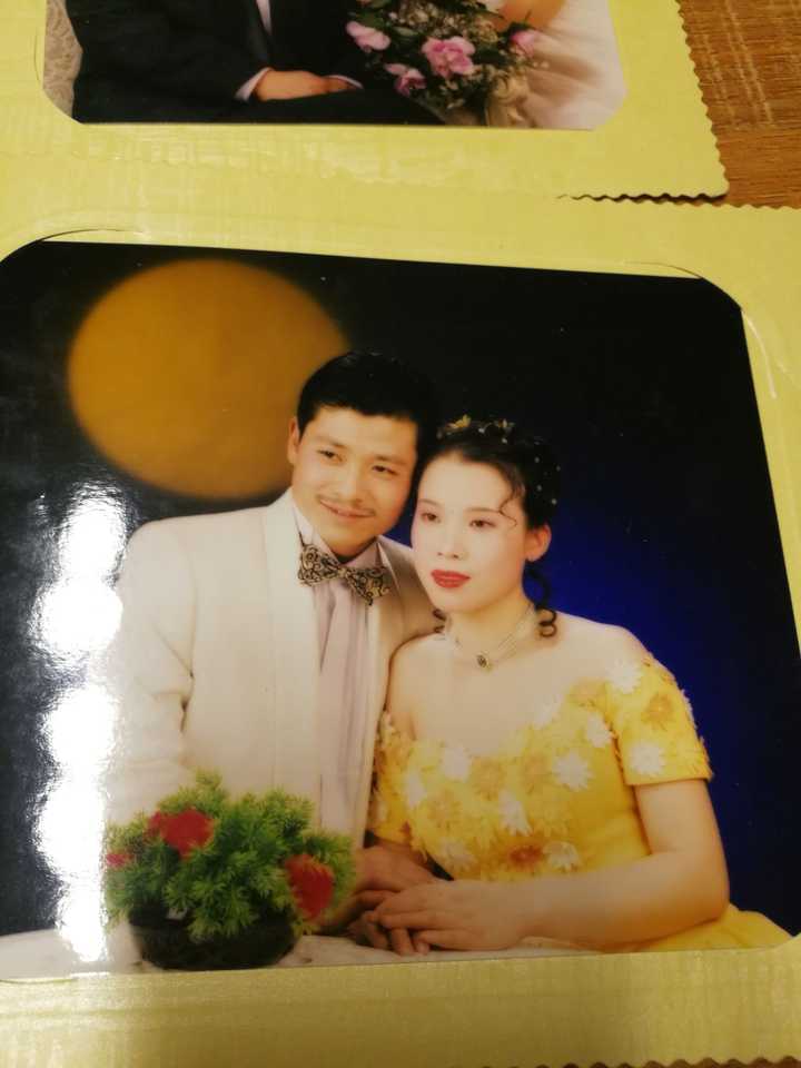 一起来晒晒父母年轻时的照片吧~?