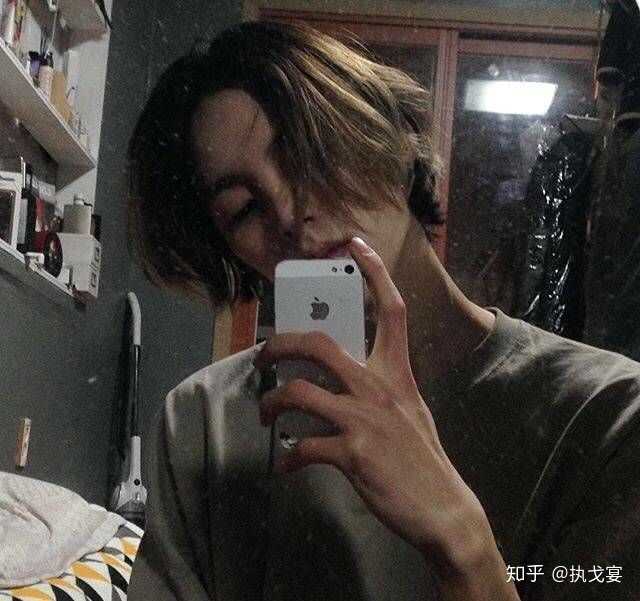 有没有黑色风格很酷的男生头像?