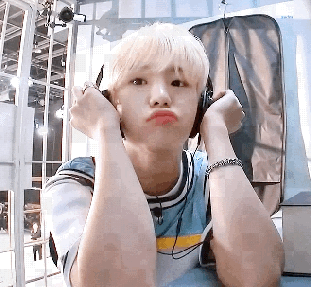 有哪些南韩爱豆绝美动图?