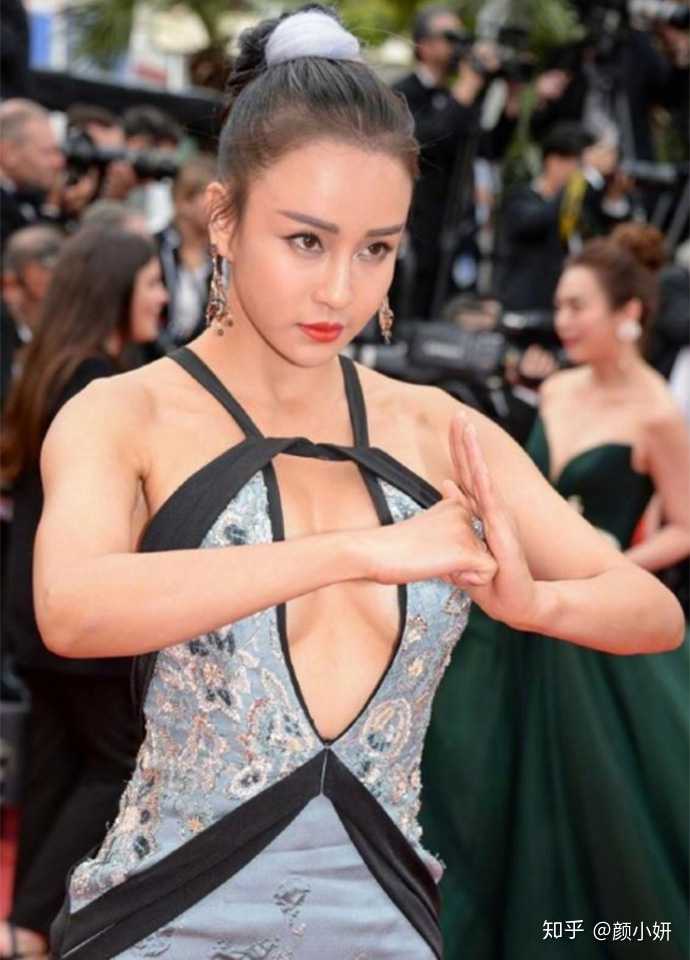 v电影2019年戛纳电影节红毯上各电影的着装?久久理论网站明星图片