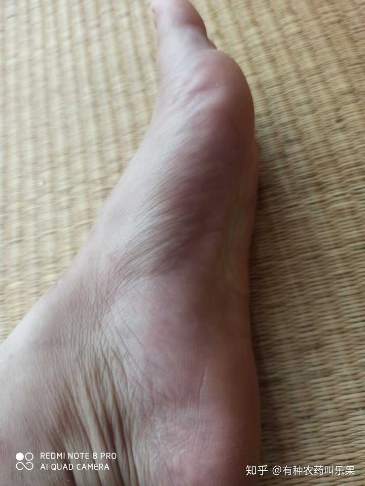 女生脚脚很大是怎样的体验?