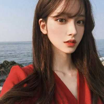 "妆容":对于大多数普通直男而言,一个好看的女生头像,最好不要浓妆艳