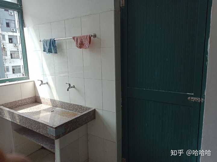 湖州师范学院的宿舍条件如何?校区内有哪些生活设施?
