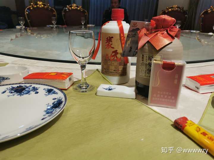 喝酒的时候,说了一句话,酒桌上面瞬间冷场,没人说话,这时候我说一句